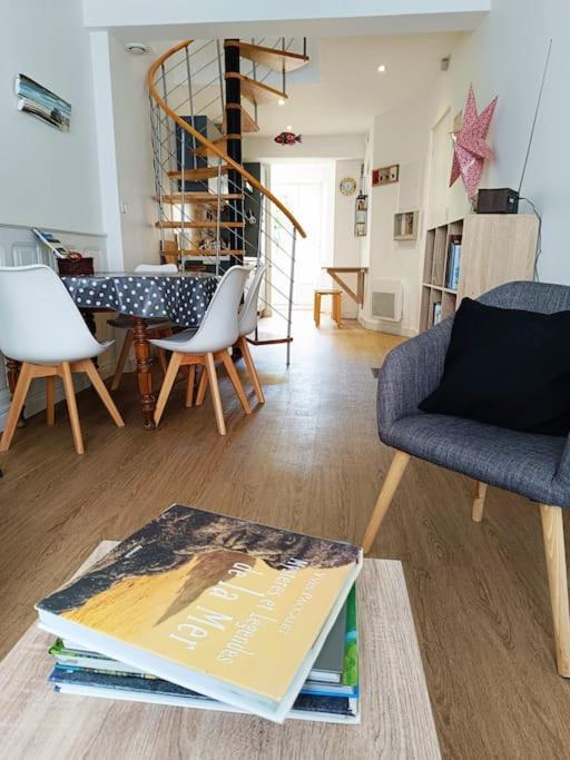 Chez Louisette Centre Ville Et Plages A Pied! 콩카르노 외부 사진